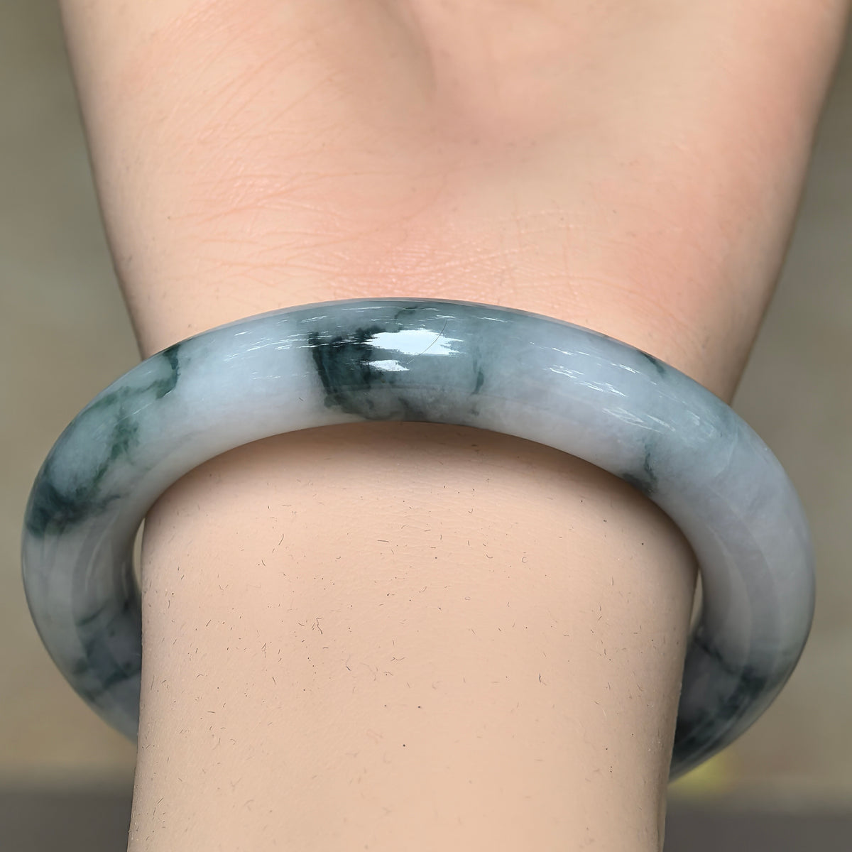 Glutinous Milky White and Dark Green Floating Flower Round Jadeite Bangle -51mm