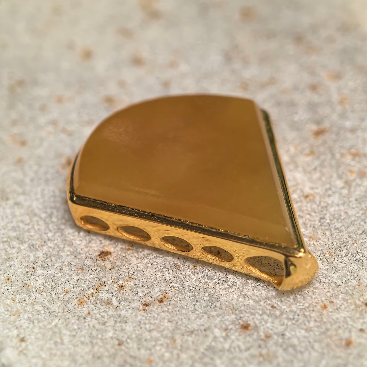 Icy Glutinous Yellow Teardrop Jadeite Pendant in 18K Gold