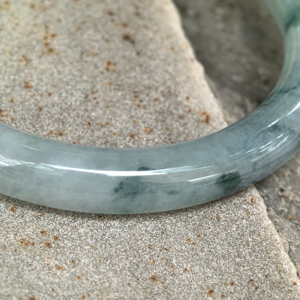 Fine Glutinous Deep Green Floating Flower Round Jadeite Bangle -58mm