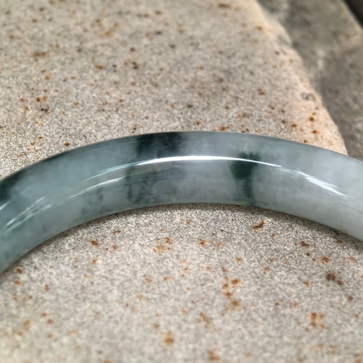 Fine Glutinous Deep Green Floating Flower Round Jadeite Bangle -58mm