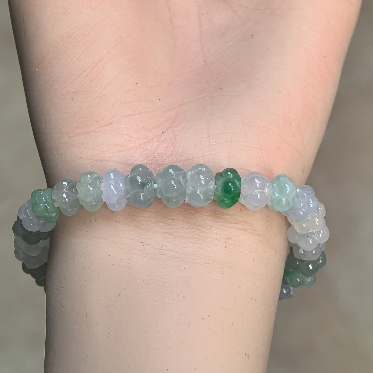 Fine Glutinous Light Green and White Lotus-Carved Jadeite Bead Bracelet -8mm