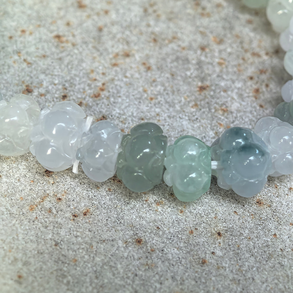 Fine Glutinous Light Green and White Lotus-Carved Jadeite Bead Bracelet -8mm