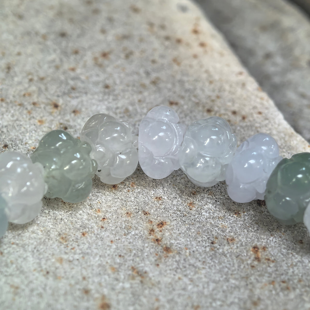 Fine Glutinous Light Green and White Lotus-Carved Jadeite Bead Bracelet -8mm