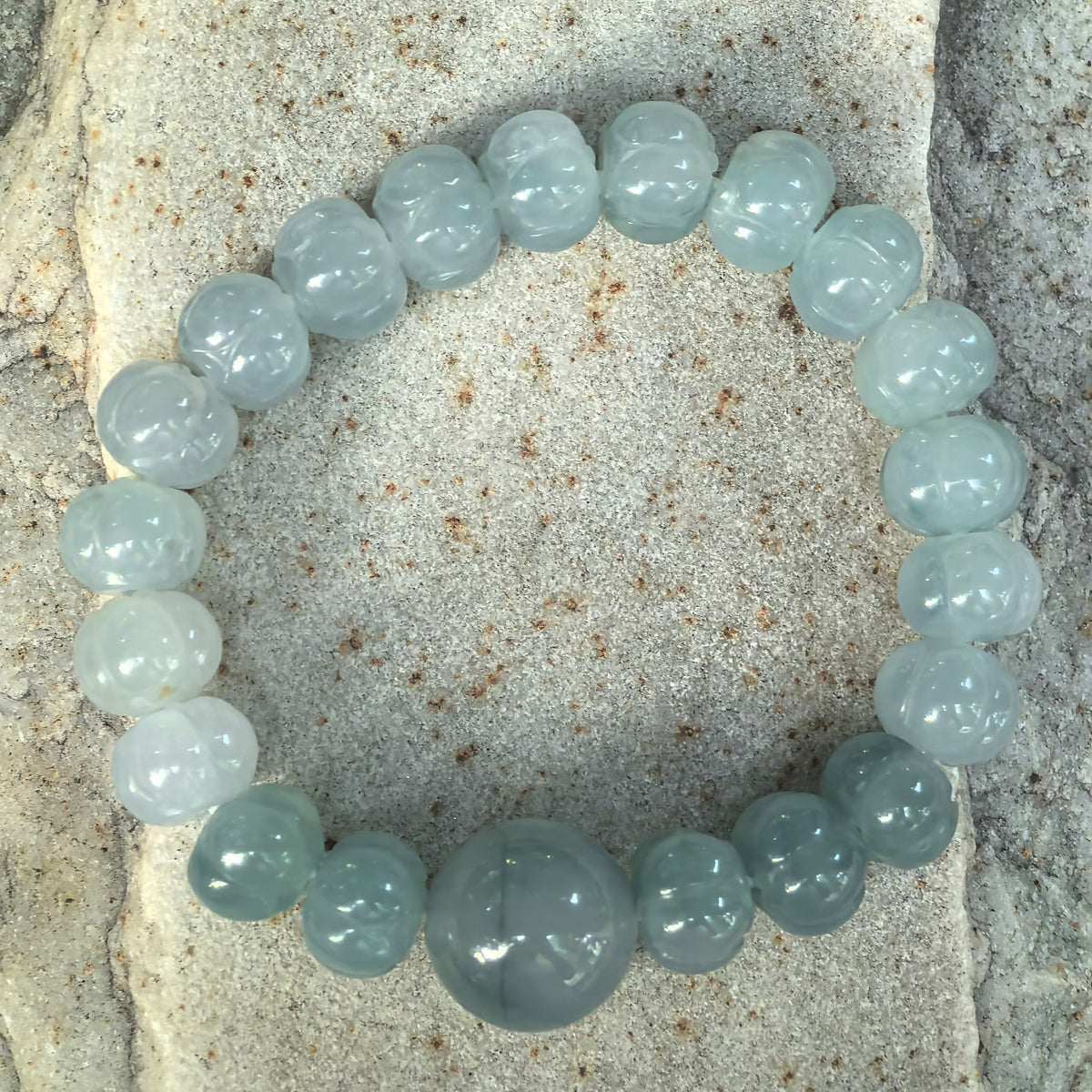 Fine Glutinous Light Green Gradient Lotus-Carved Jadeite Bead Bracelet -7.5mm