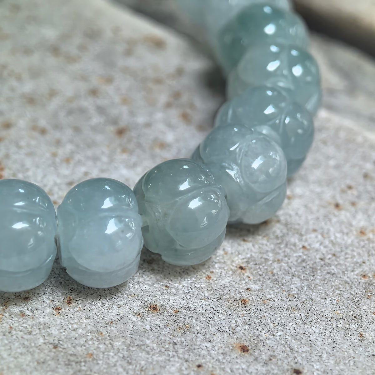Fine Glutinous Light Green Gradient Lotus-Carved Jadeite Bead Bracelet -7.5mm