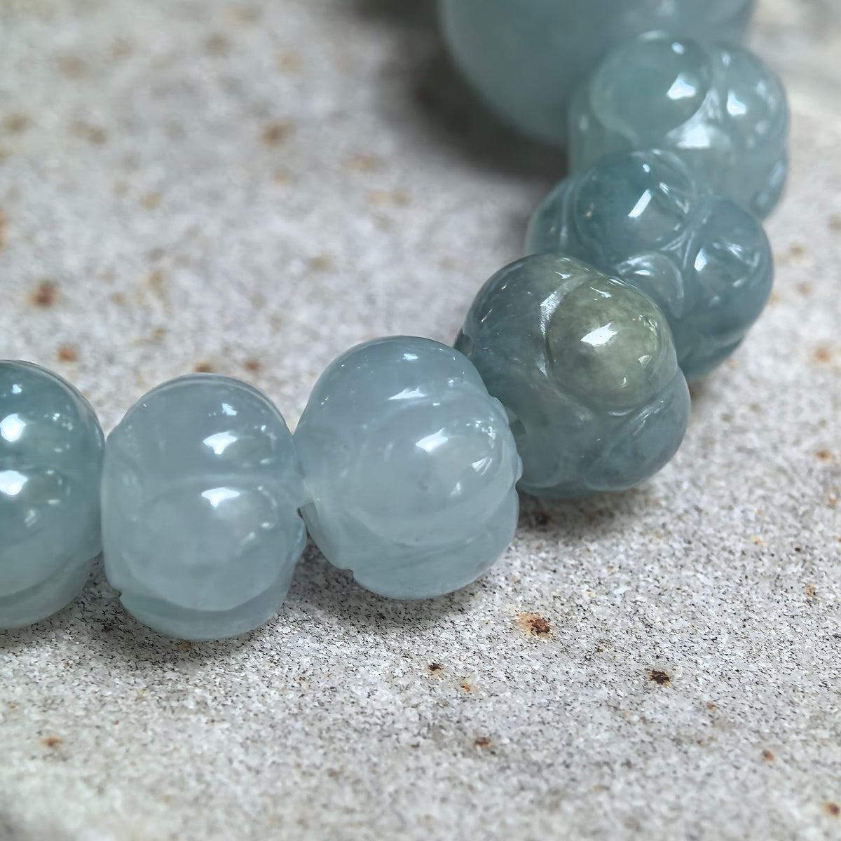 Fine Glutinous Light Green Gradient Lotus-Carved Jadeite Bead Bracelet -7.5mm