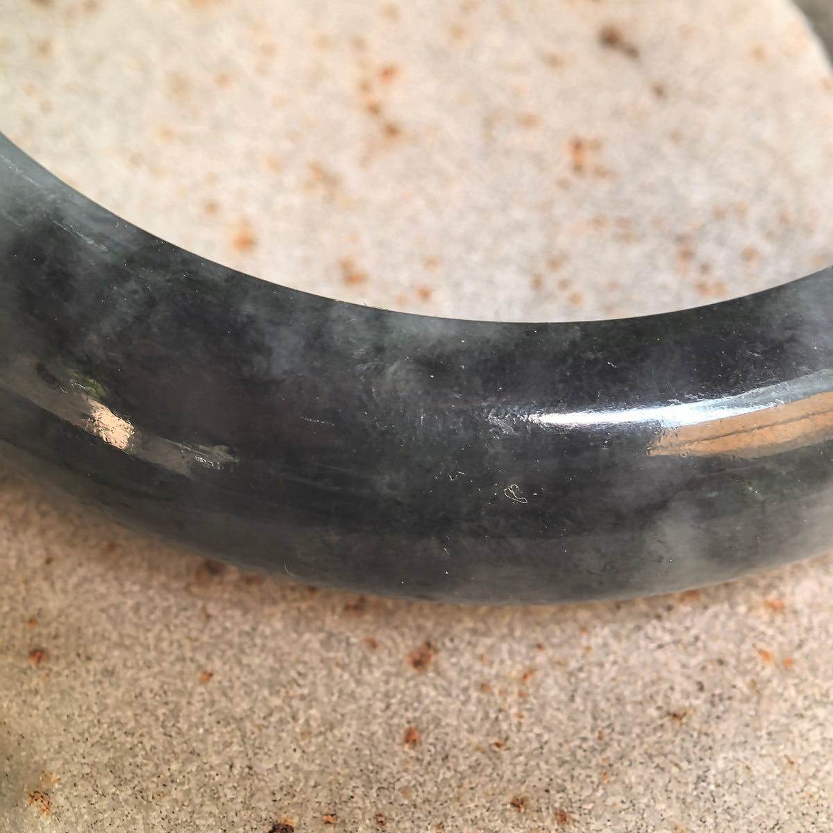 Glutinous Black-and-Green D-Shape Jadeite Bangle – 60mm
