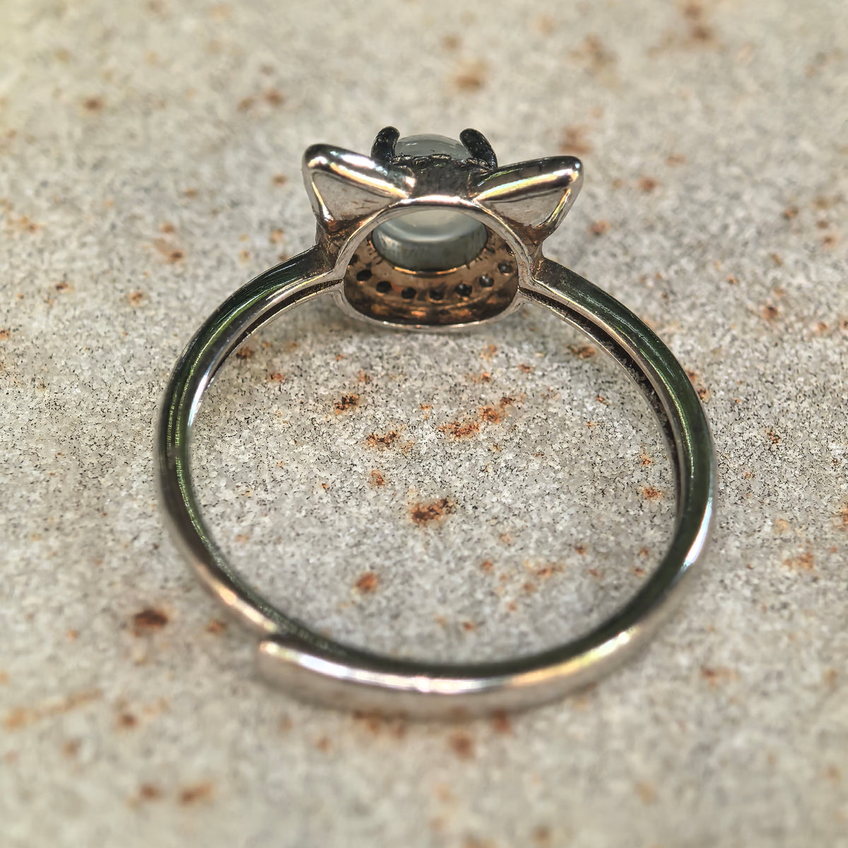 Icy White Cat Motif Jadeite Ring -US6.5 Adjustable