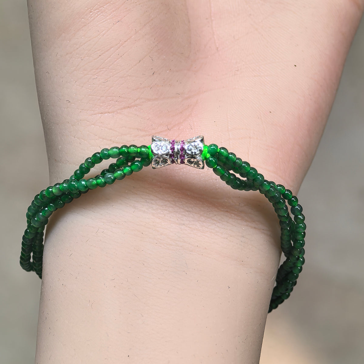 Icy Green Twisted Jadeite Bead Bracelet -2.5mm