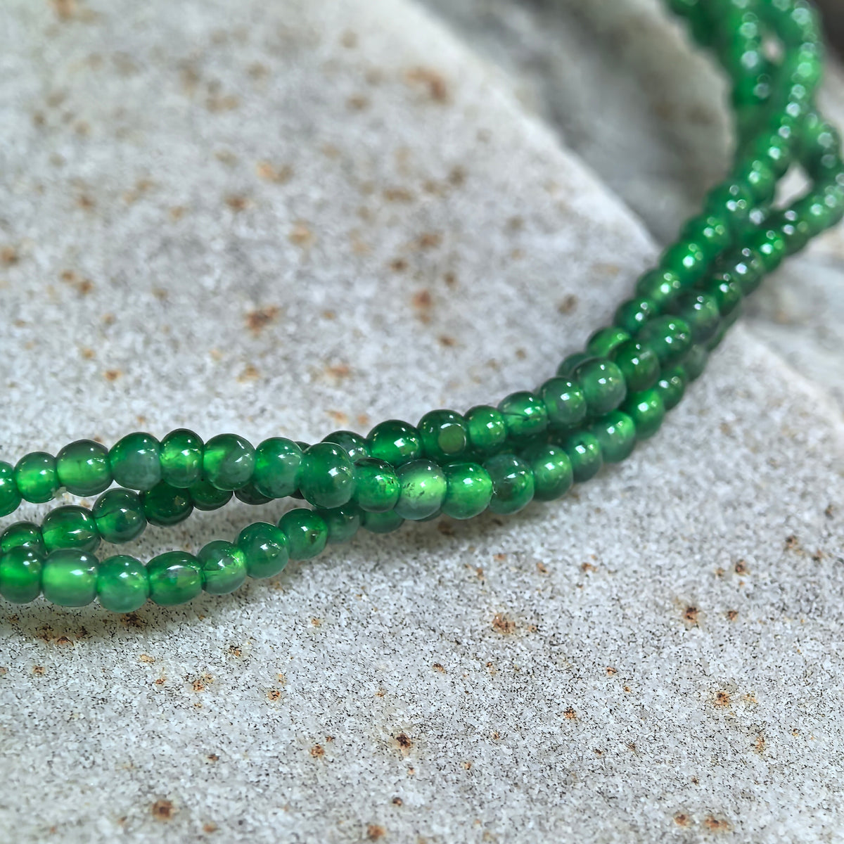 Icy Green Twisted Jadeite Bead Bracelet -2.5mm