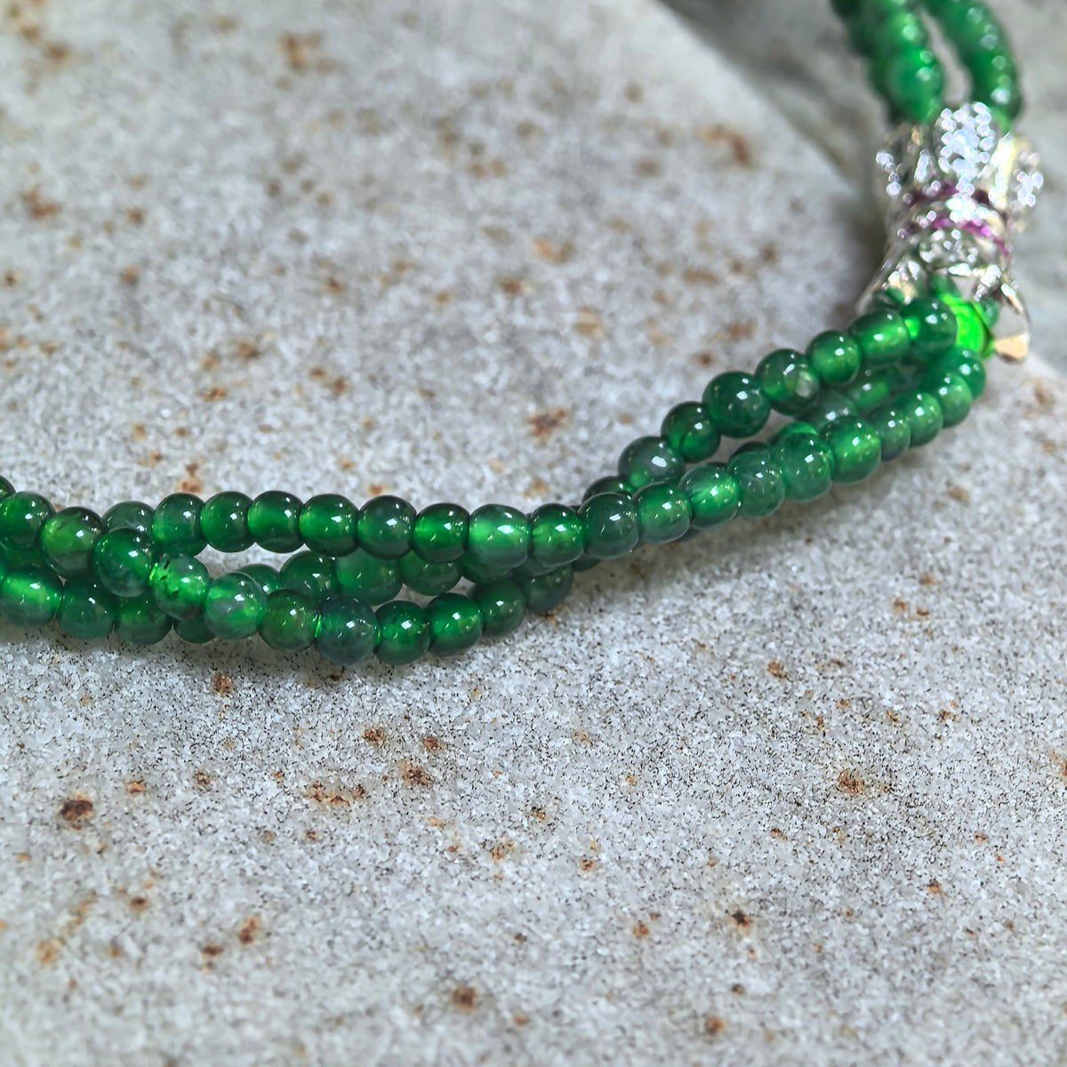 Icy Green Twisted Jadeite Bead Bracelet -2.5mm