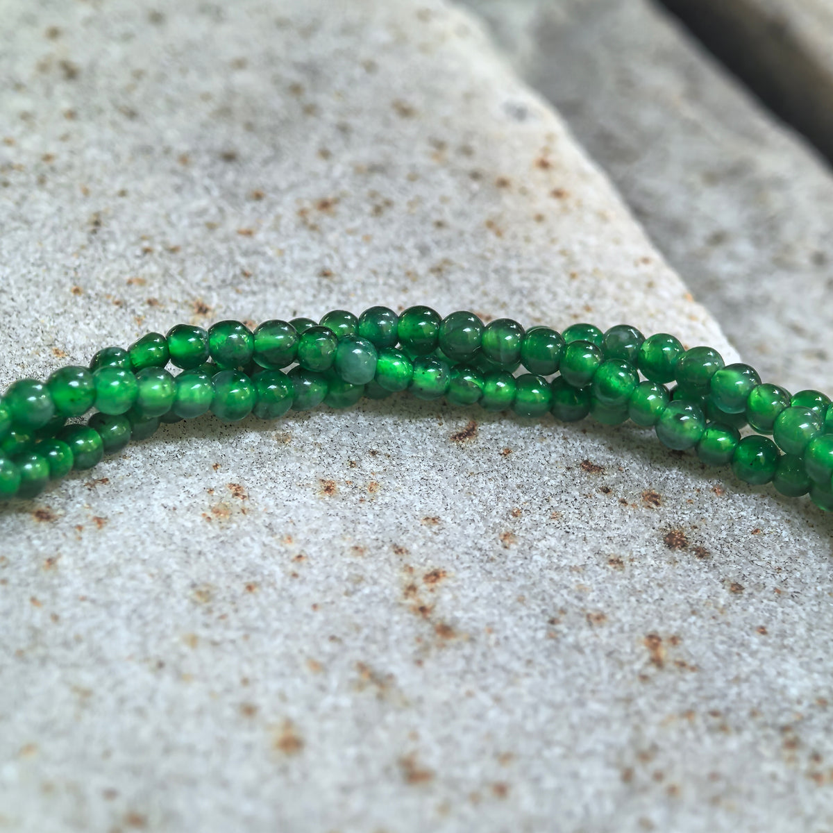 Icy Green Twisted Jadeite Bead Bracelet -2.5mm
