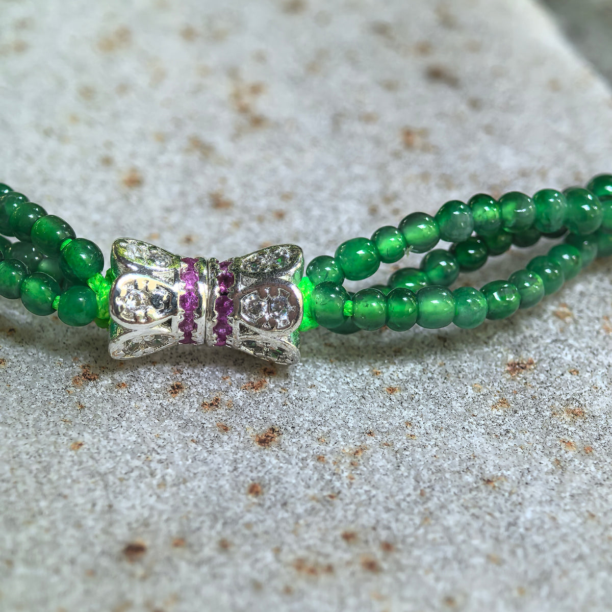 Icy Green Twisted Jadeite Bead Bracelet -2.5mm