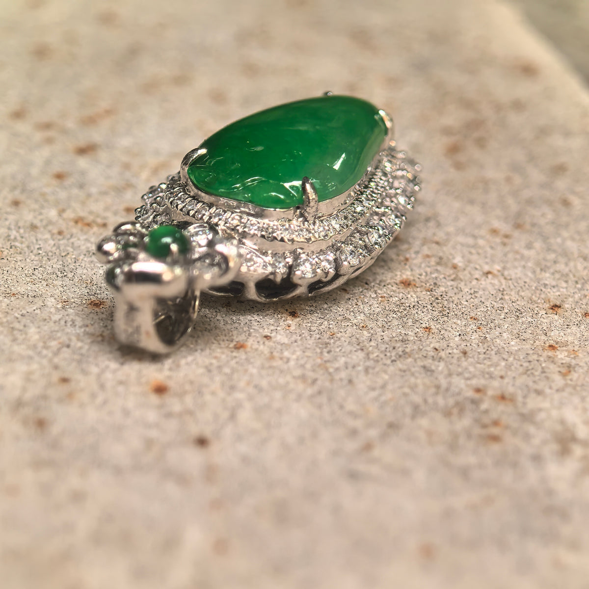 Icy Glutinous Bright Green Pear-Shaped Jadeite Pendant