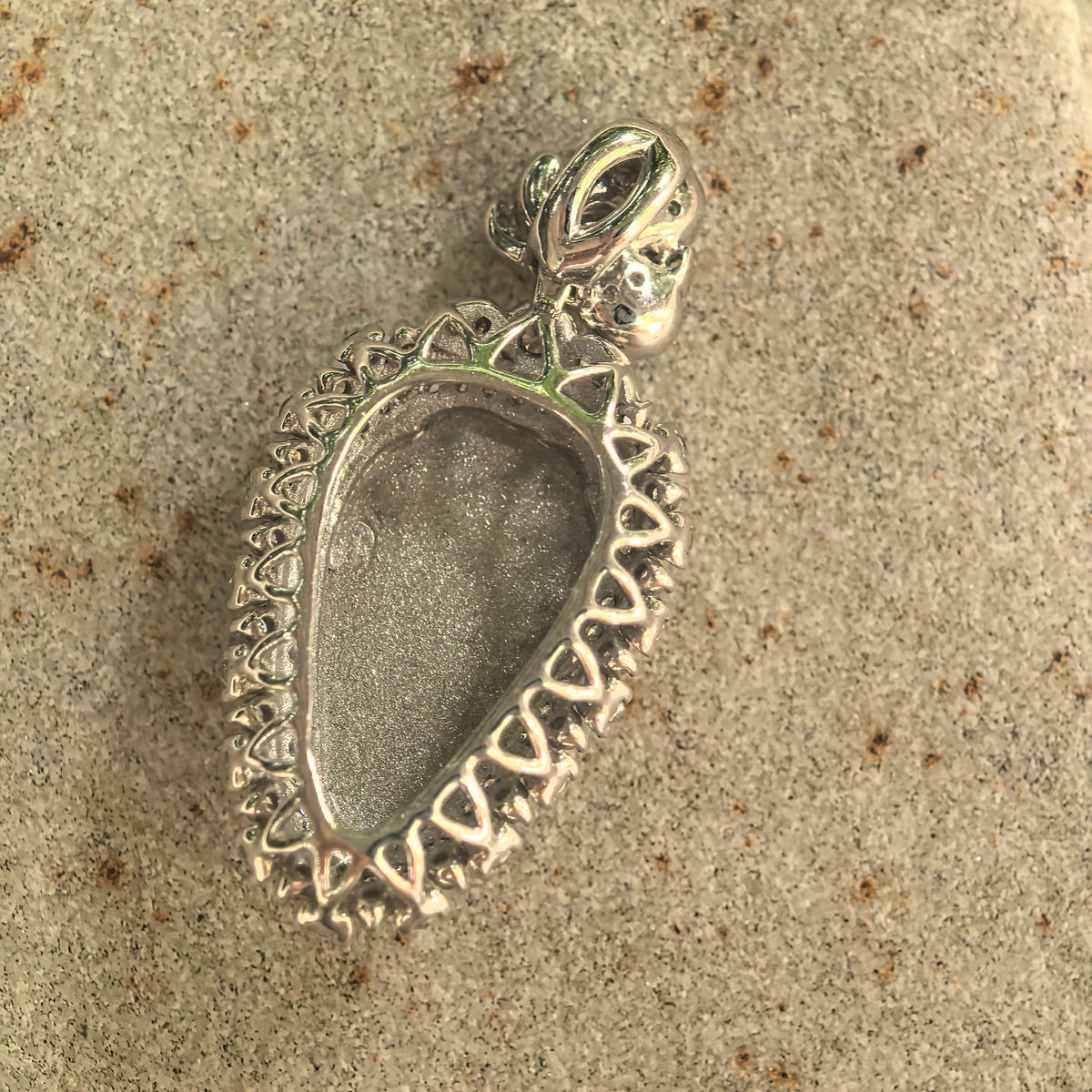 Icy Glutinous Bright Green Pear-Shaped Jadeite Pendant