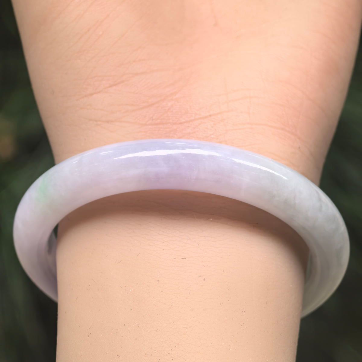 Glutinous Pale Lavender and Light Green D-Shape Jadeite Bangle -52mm