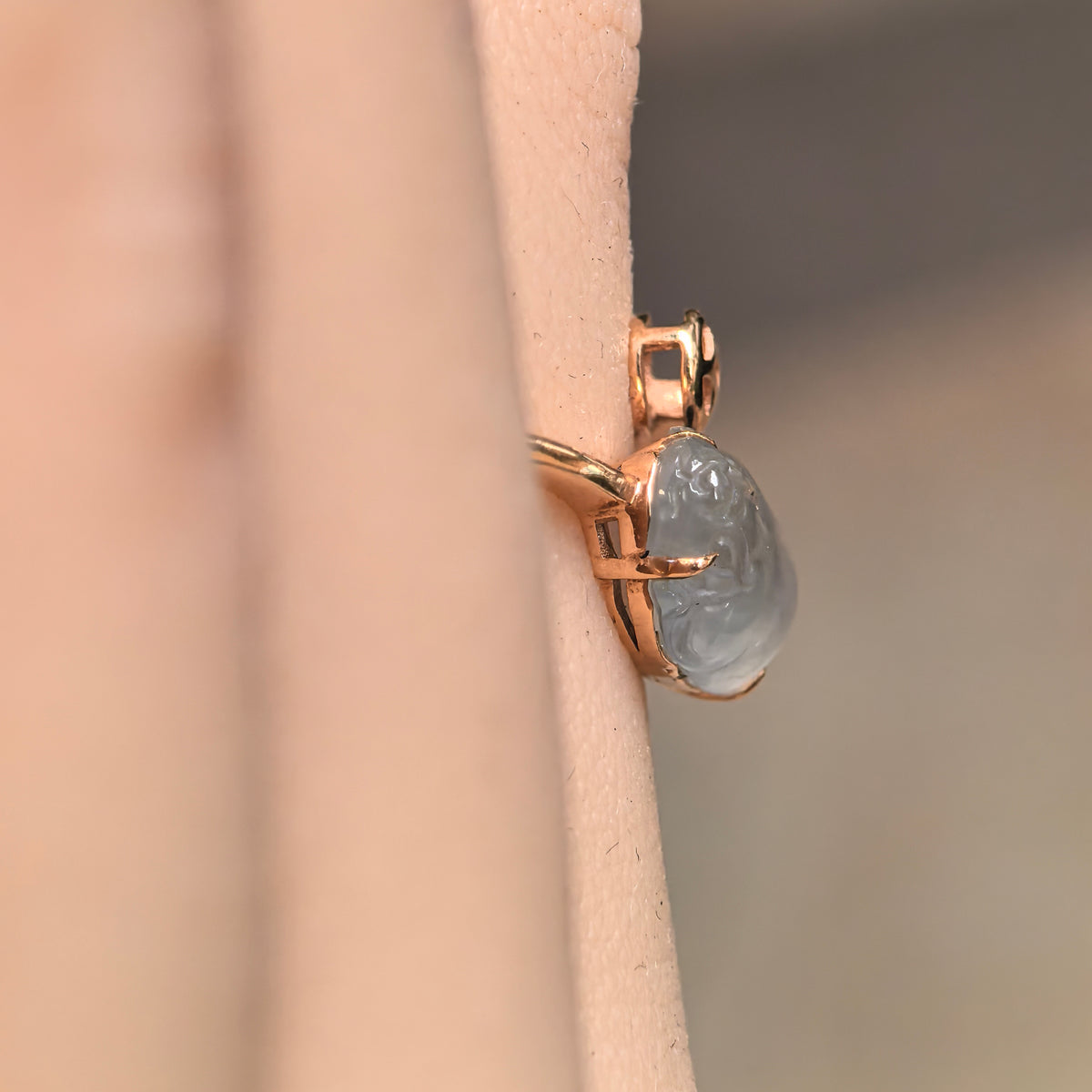 Icy White Jadeite Pixiu Ring in 18K Gold -US7