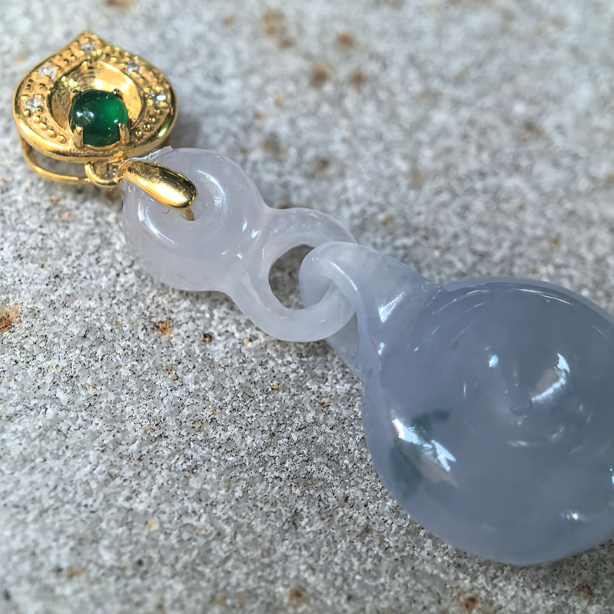 Icy Purple Jadeite Peace Pendant with Integral Jadeite Links