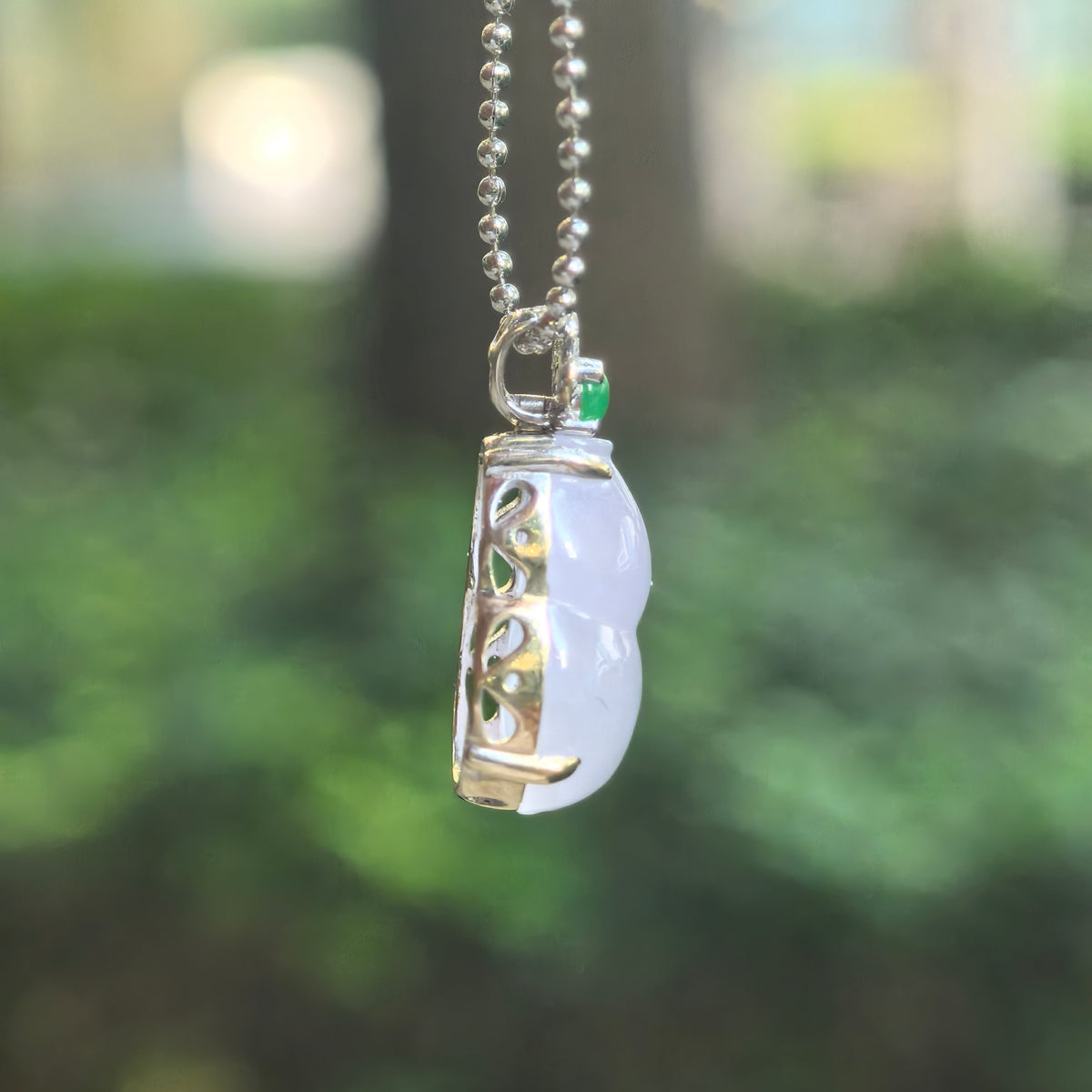 Icy Purple Jadeite Gourd Pendant in 18K Gold