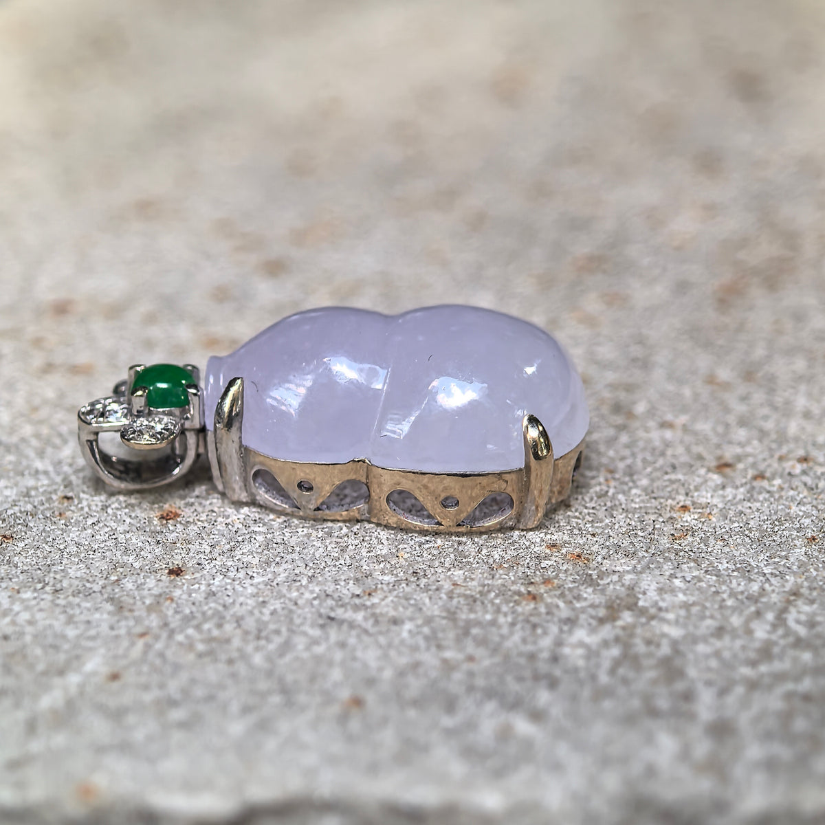 Icy Purple Jadeite Gourd Pendant in 18K Gold